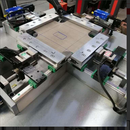 1691376405895262.png 雙軸雙向拉伸試驗(yàn)機(jī) 醫(yī)學(xué)多方向50KN1.png